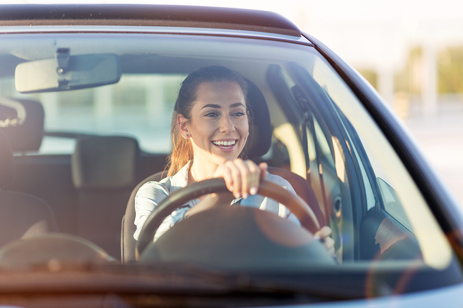 Therapist in a car driving